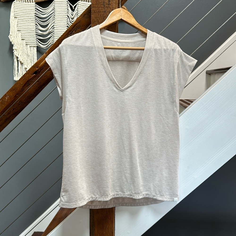 Women's Composite Merino V-Neck Tee - Taupe Heather Size Medium
